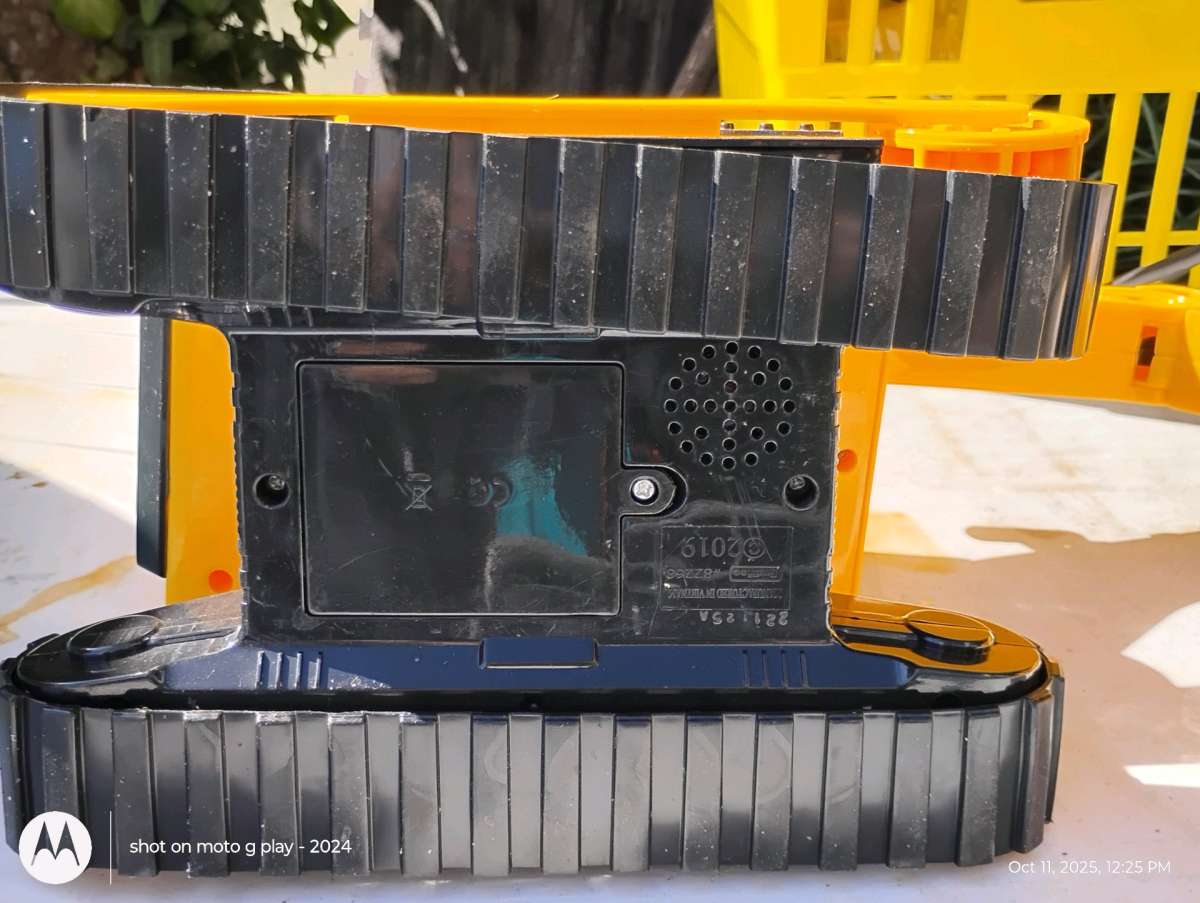 TOY BULLDOZER