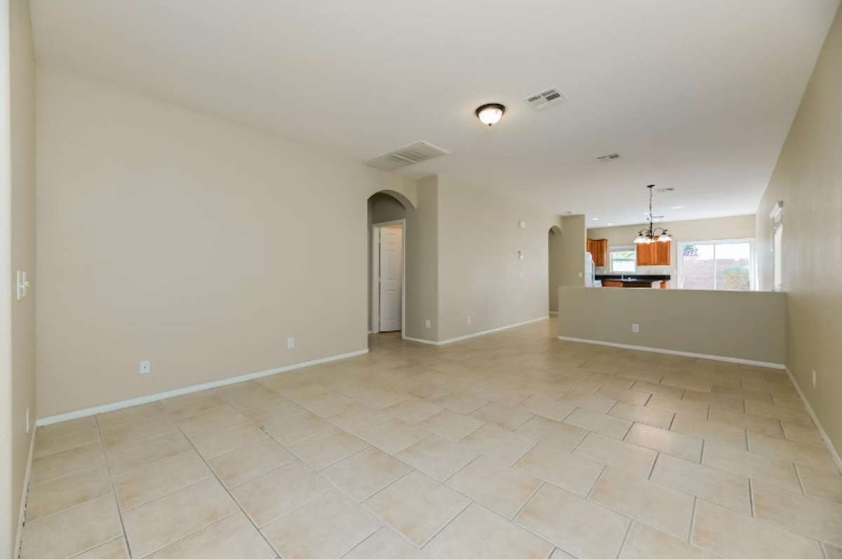 3 BEDROOMS 25 BATHROOMS SINGLE FAMILY HOME
