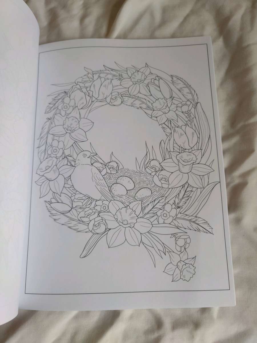Creative Haven Floral wreaths coloring book