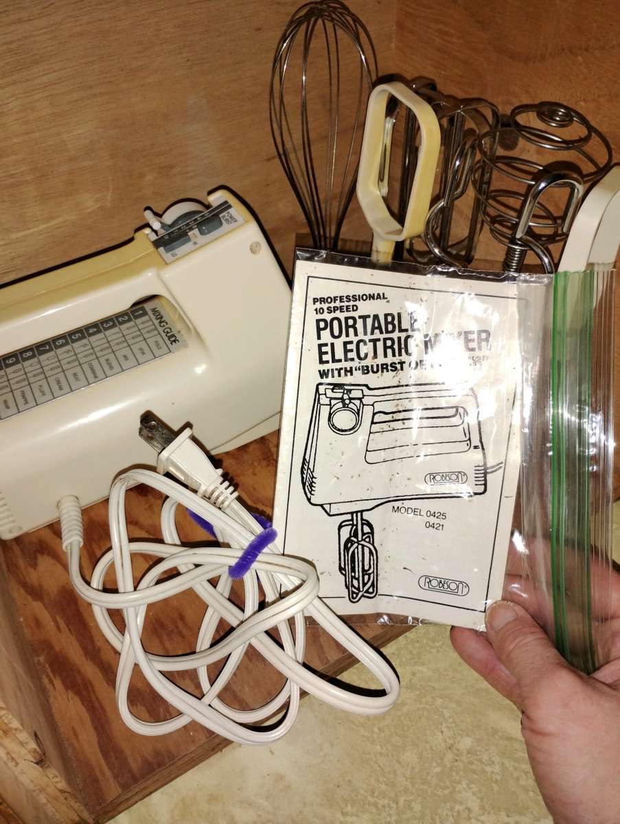 Robeson Professional 10 Speed Portable Electric Mixer models