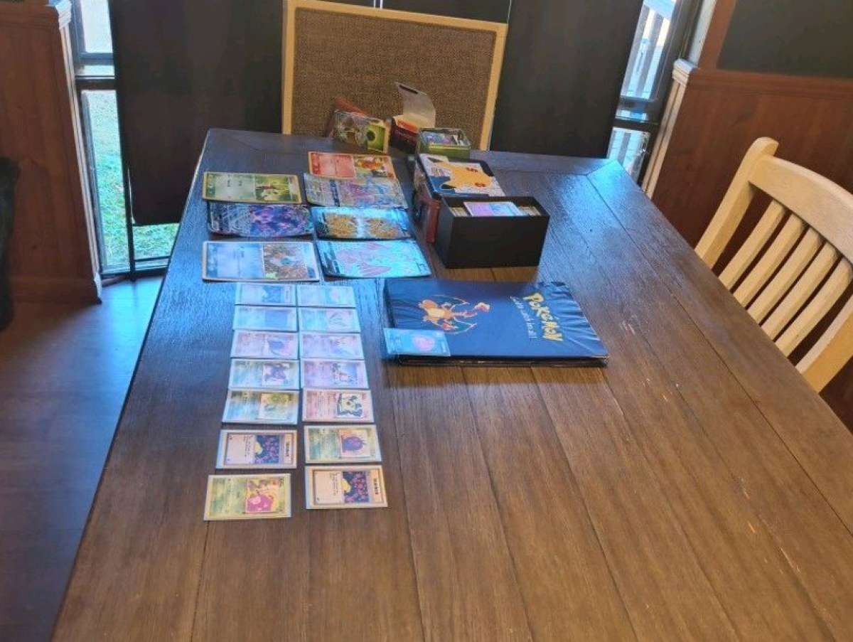 POKEMON CARD BUNDLE DEAL