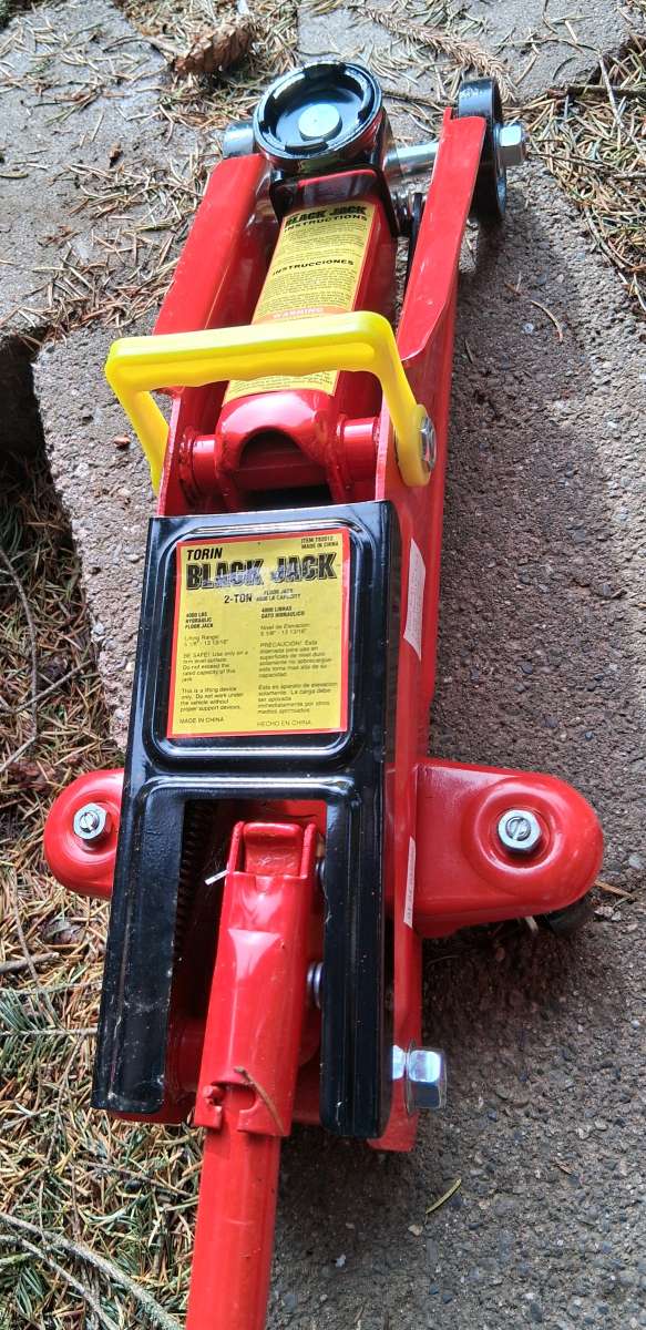 Torin Black Jack  Big Red 2Ton Hydraulic Floor Jack