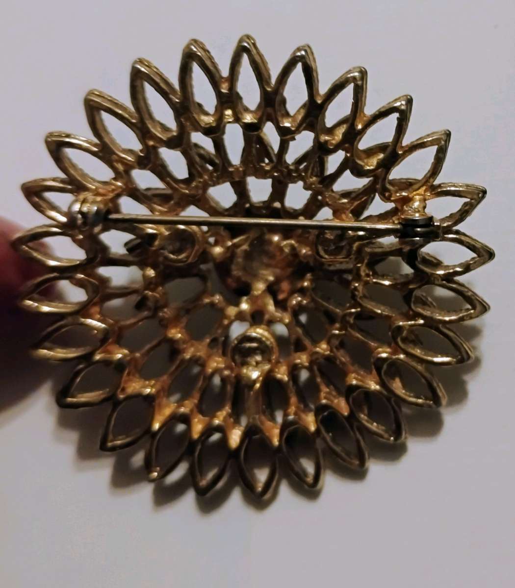 vintage midcentury MCM atomic age starburst Stone pin