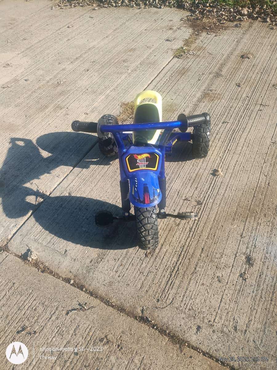 Hot wheels tricycle