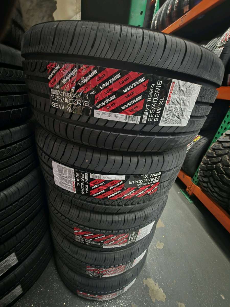 Vantage UHP 225 40zR18 92WXL