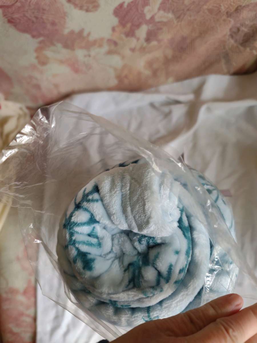 Snowflake throw
