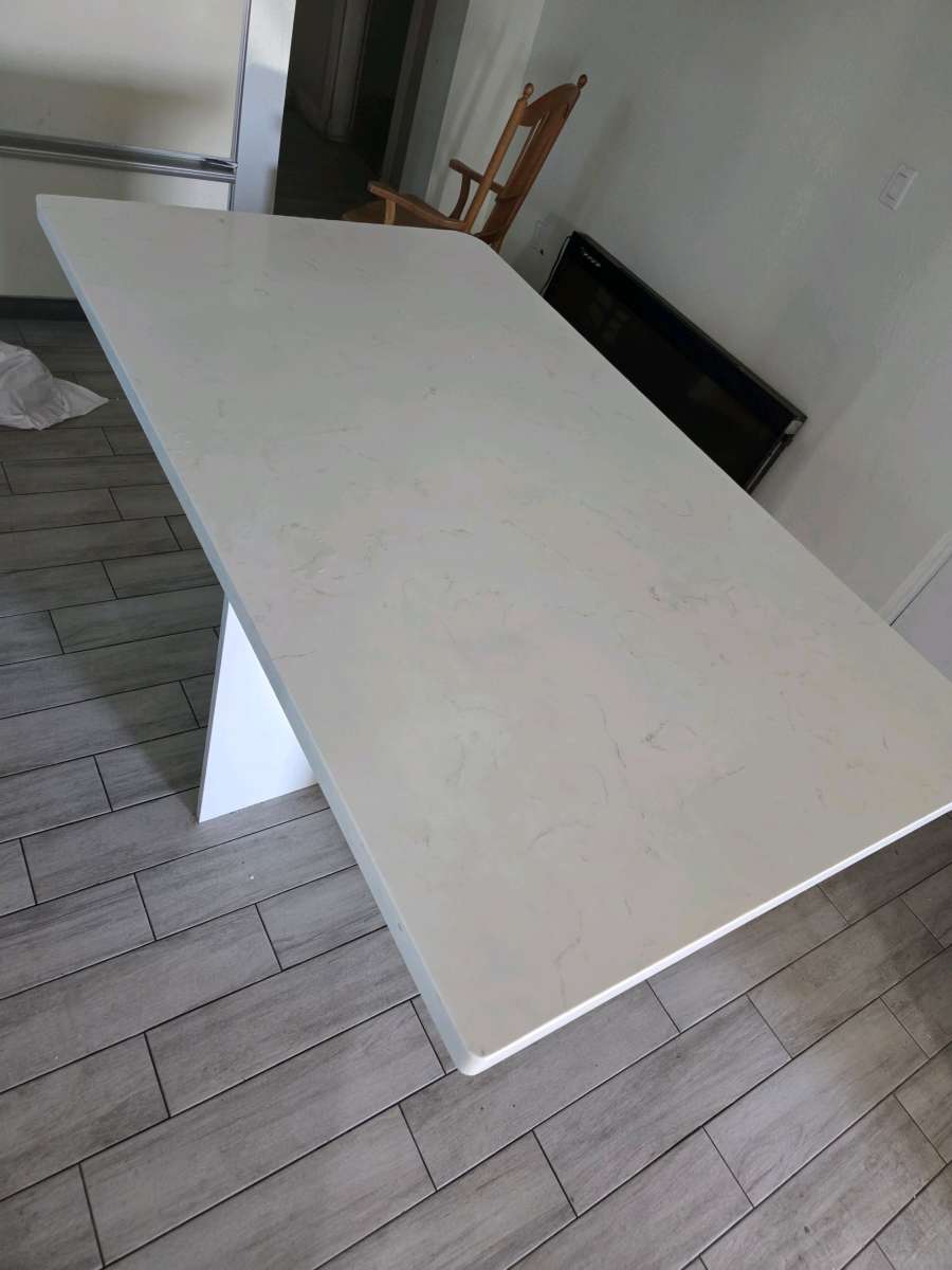 Carrera white quartz table