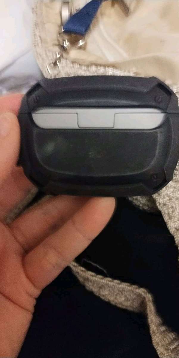 wireless earbuds