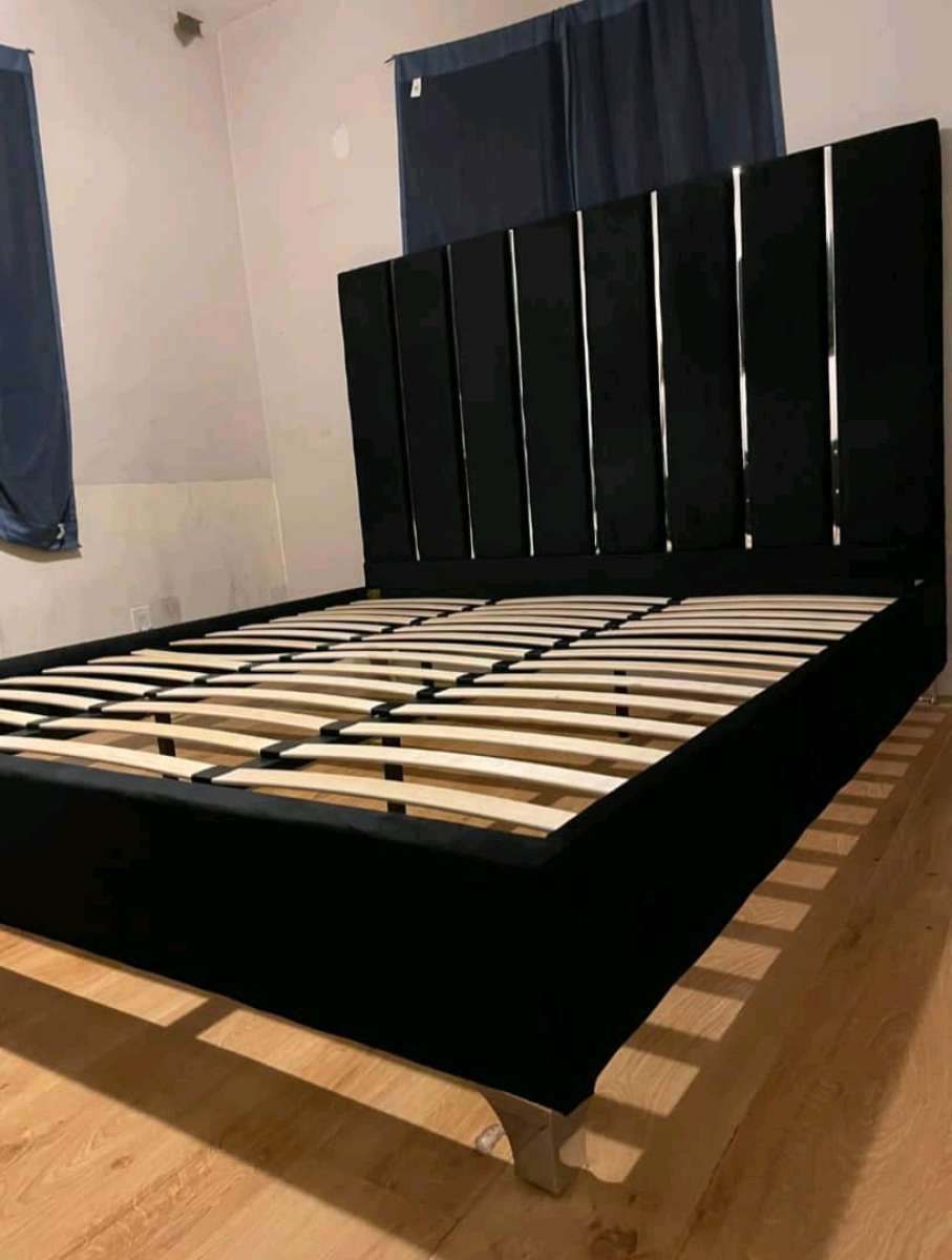 cama Queen en oferta especial