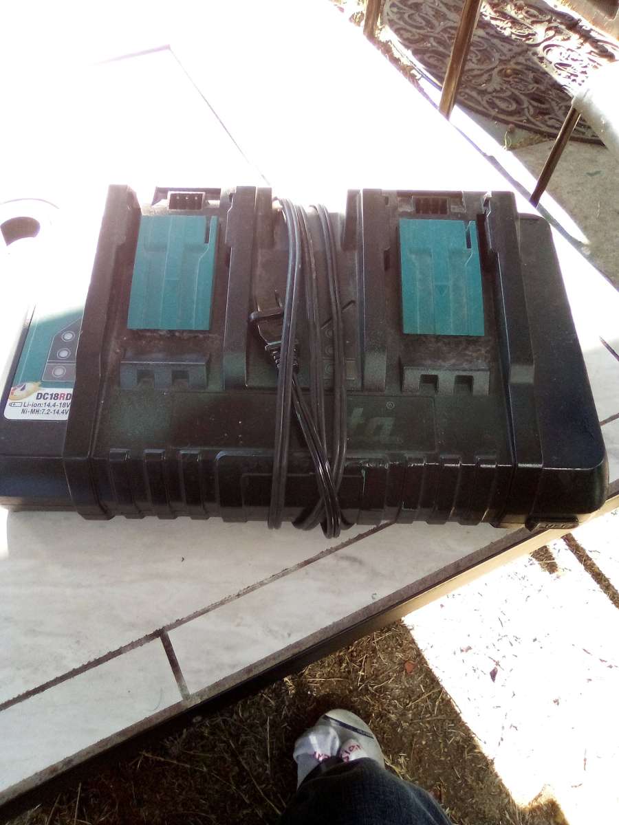 Makita double charger