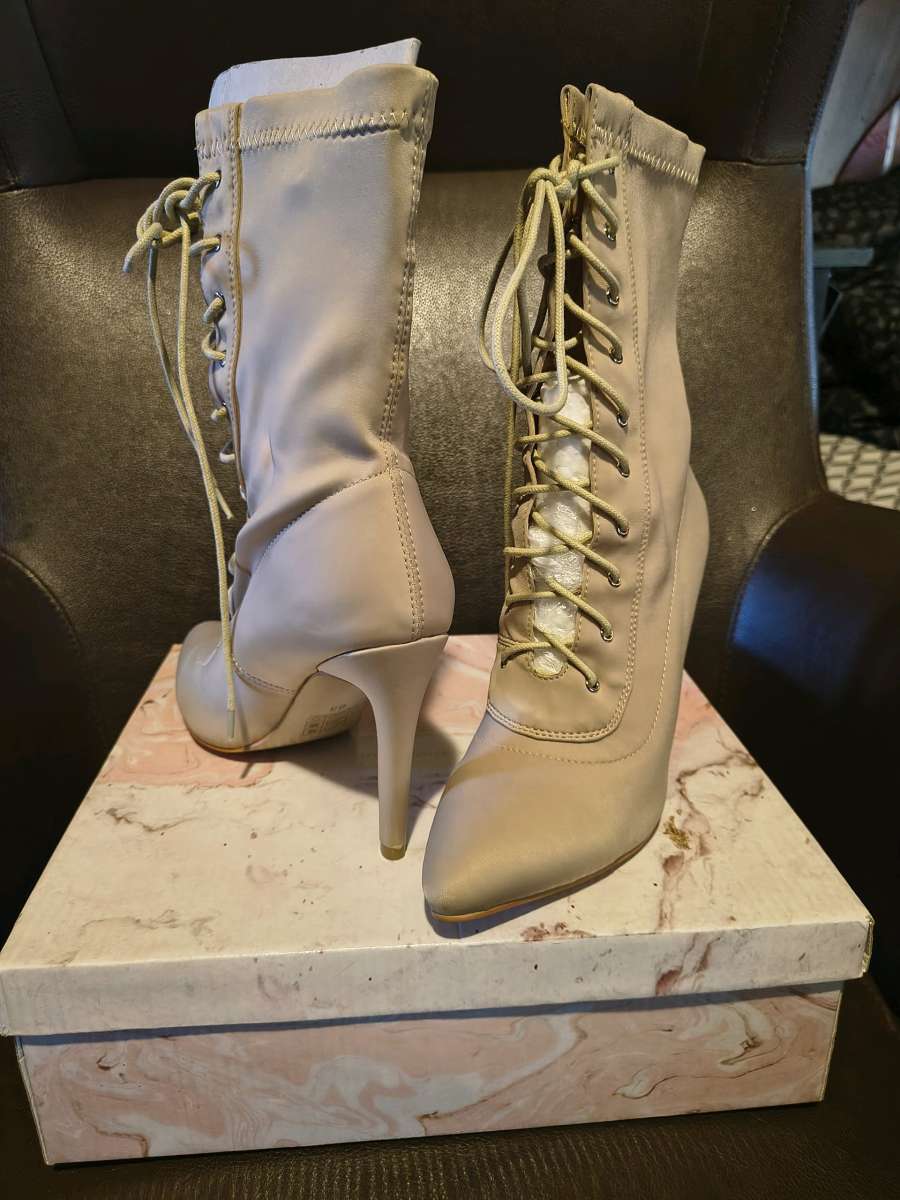 womens high reel boots