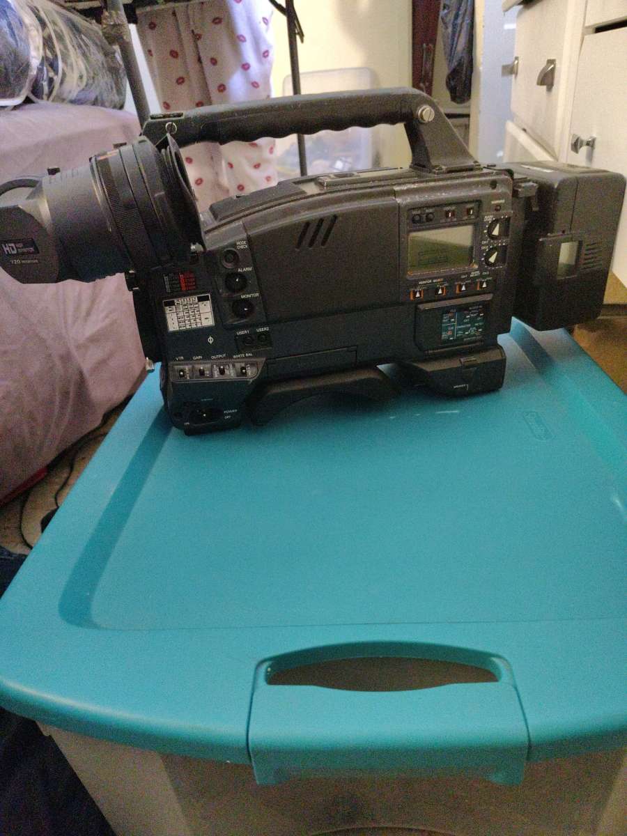 Panasonic AJHDC 27HD VariCan Video Camera