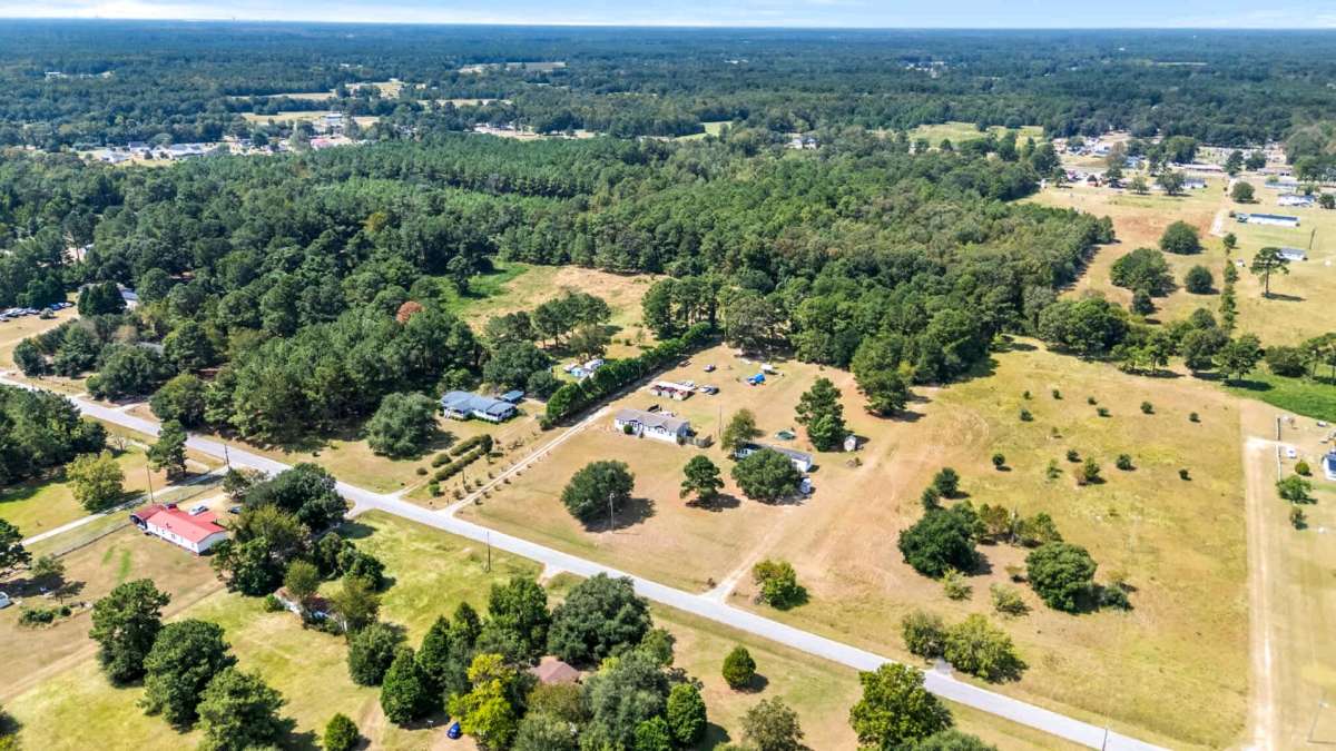 4 bed 2 bath and 5 bed 3 bath homes 2 and half acres