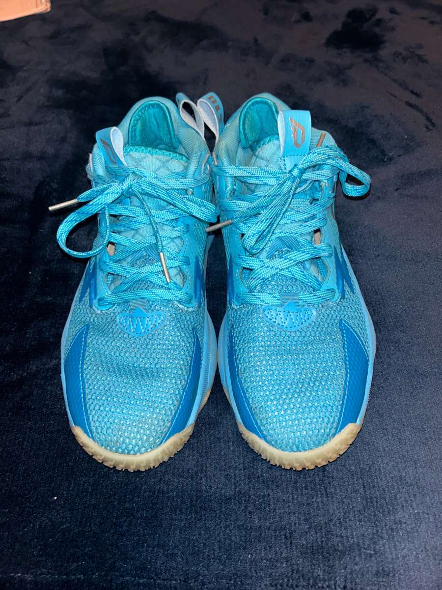 Adidas Dame 8 Young Dolla Mens Sz 6 Blue Cyan Silver Basketb