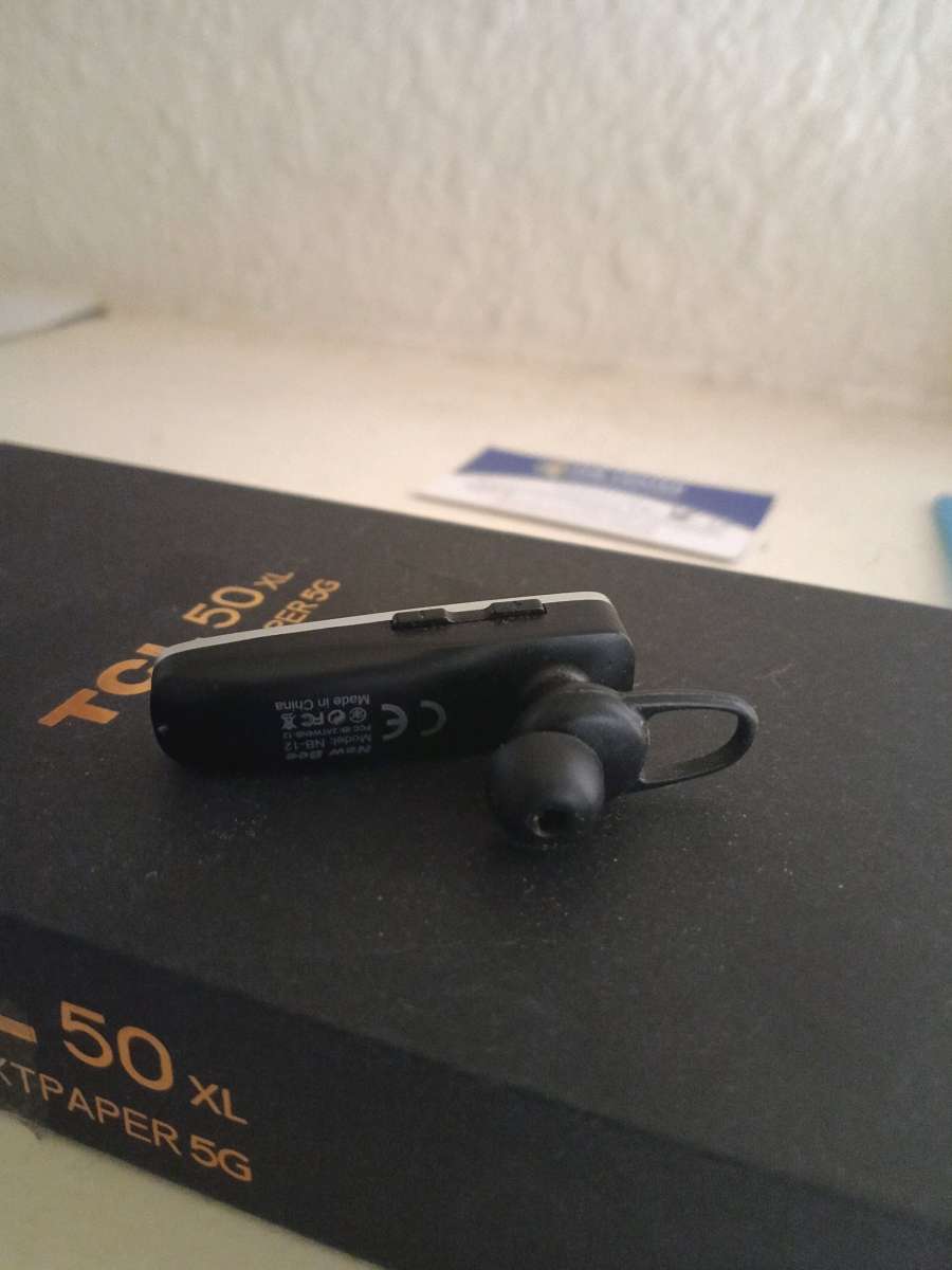 New Bee Blue tooth ear buds