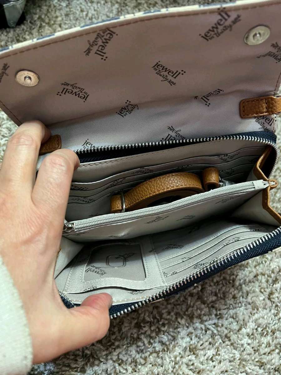 Jewell Tons of Funds Crossbody Bag by thirtyone