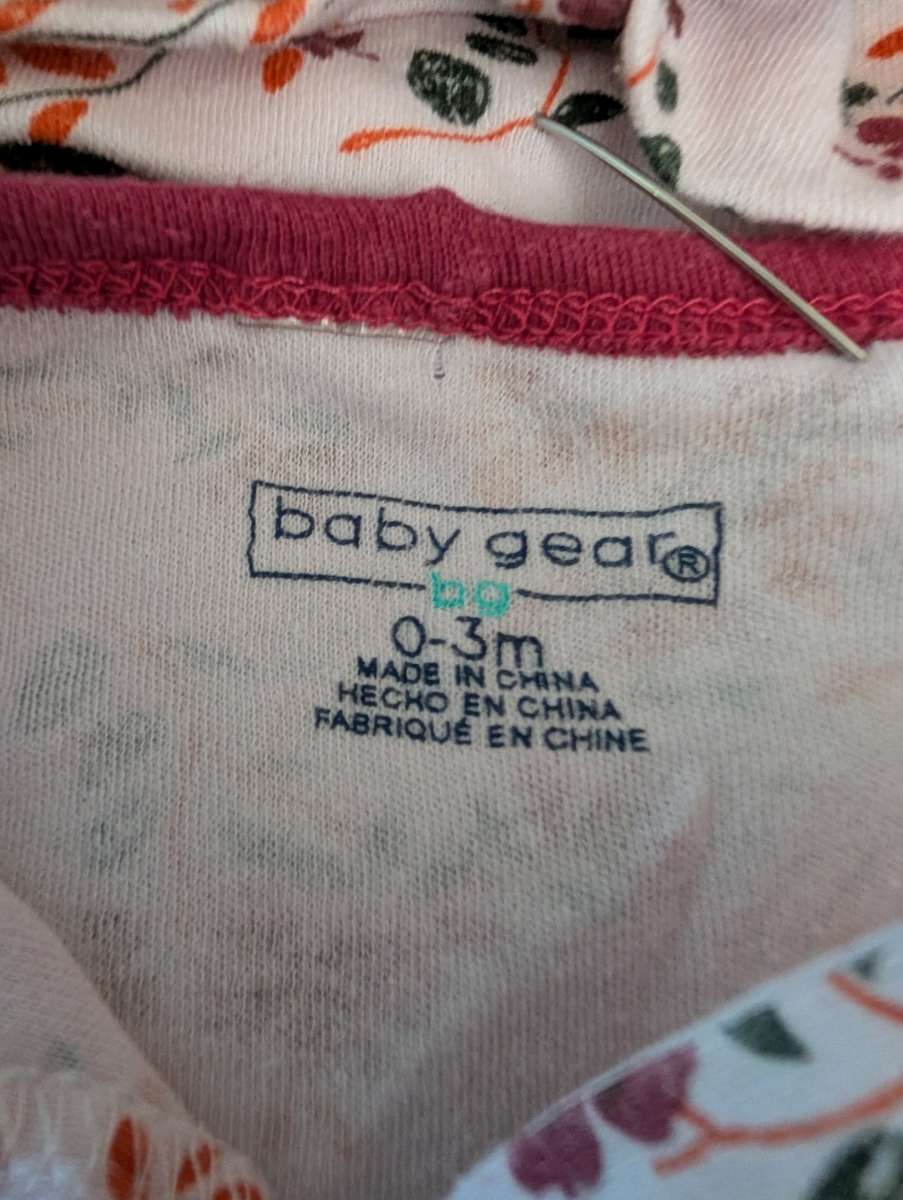 Baby flowery pink sleepsuit with feet and headband