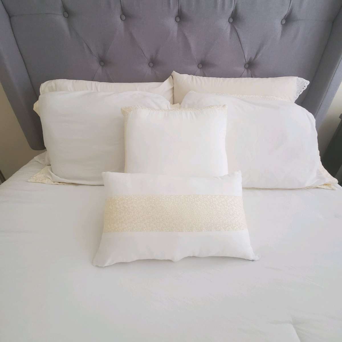 8 Piece Queen Quilt Bed Set Read Description