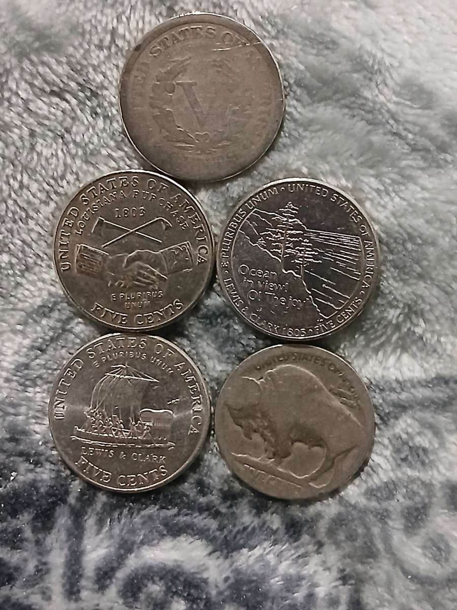 Lot of 5 Nickels 1892 2x 2004 2005 no date