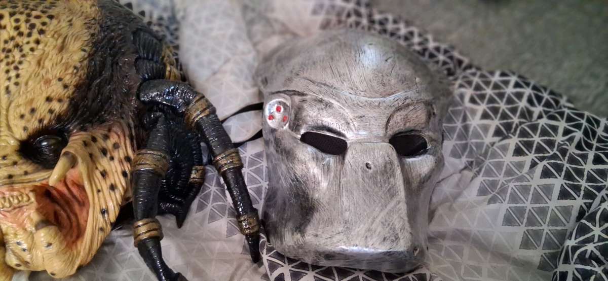 Full predator costume