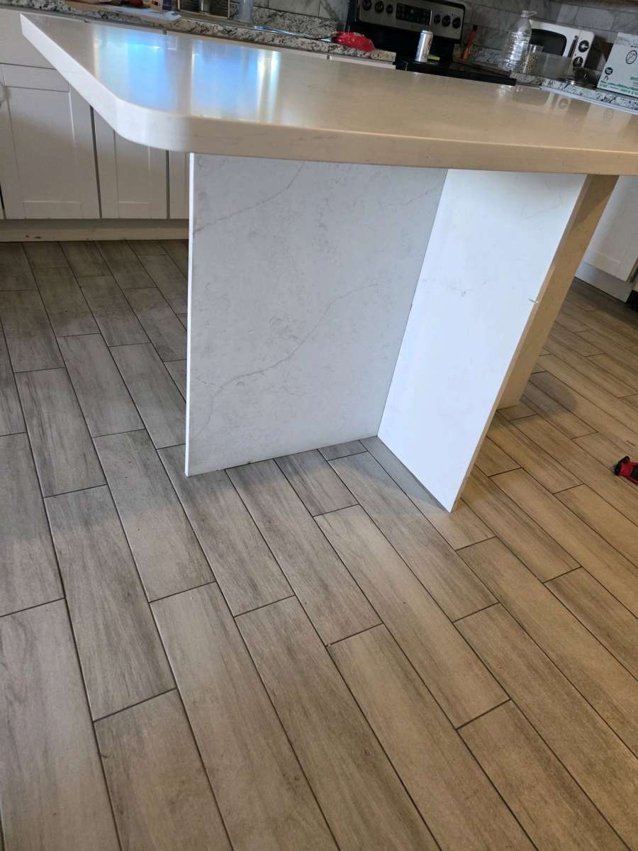 Carrera white quartz table