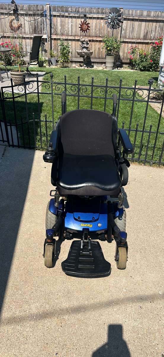 Independent chair