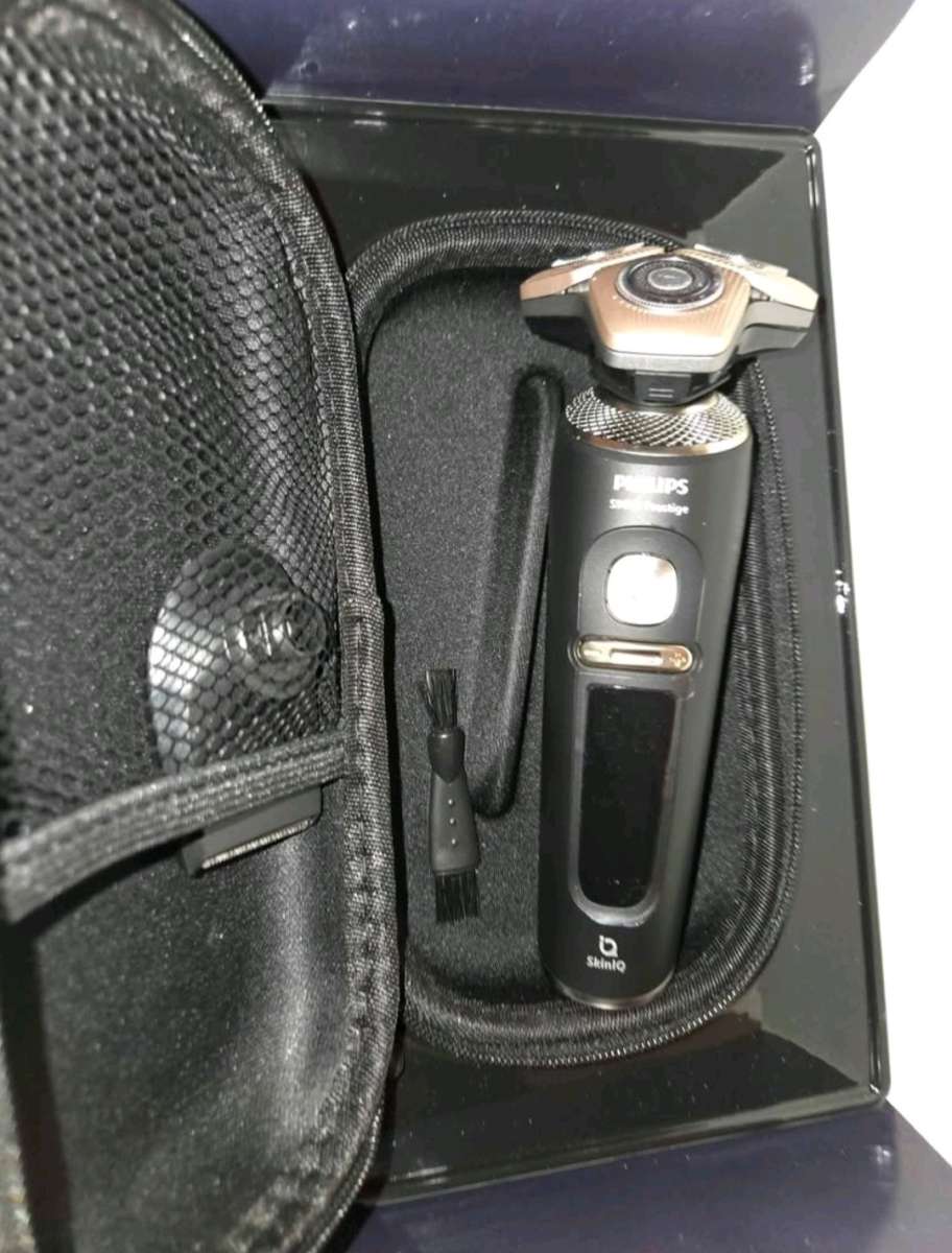 Philips Prestige S9000 shaver