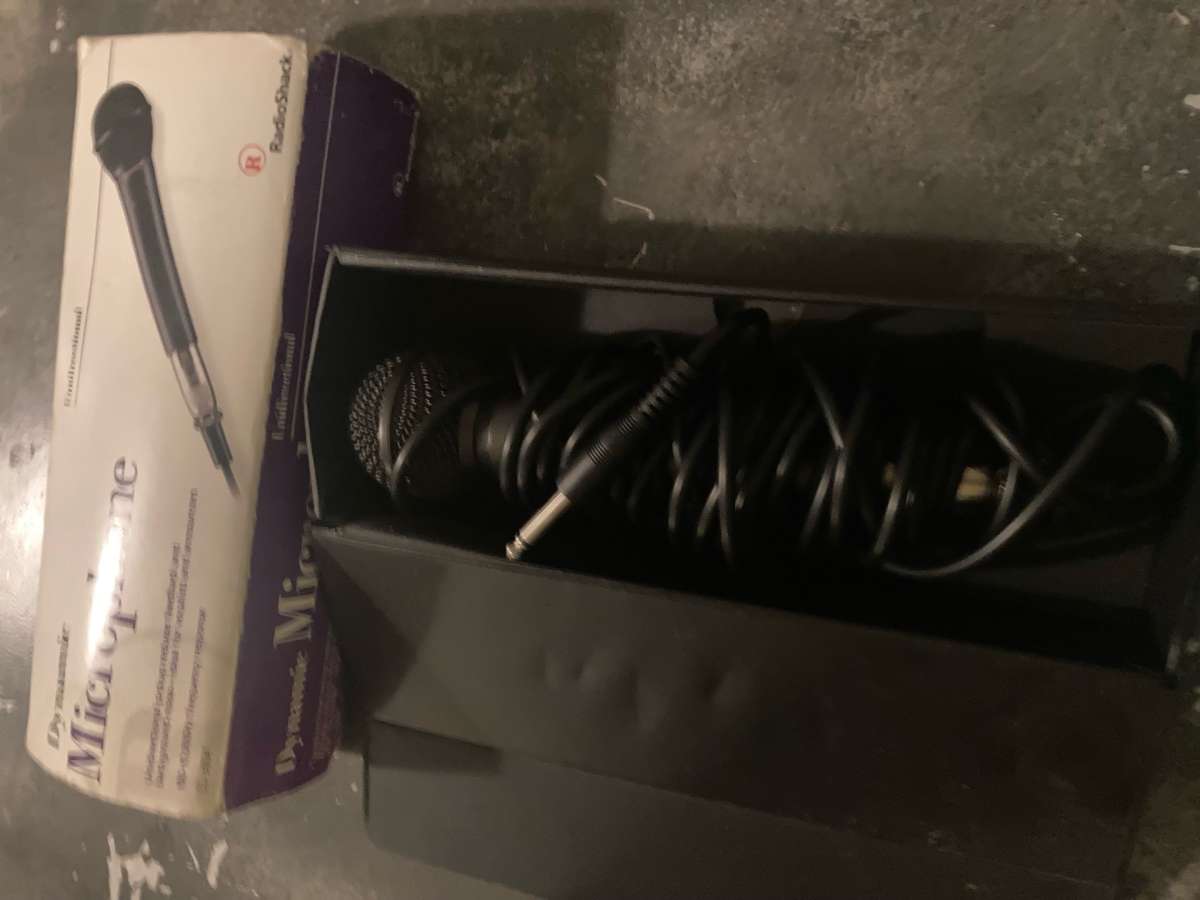 RadioShack Dynamic Microphone