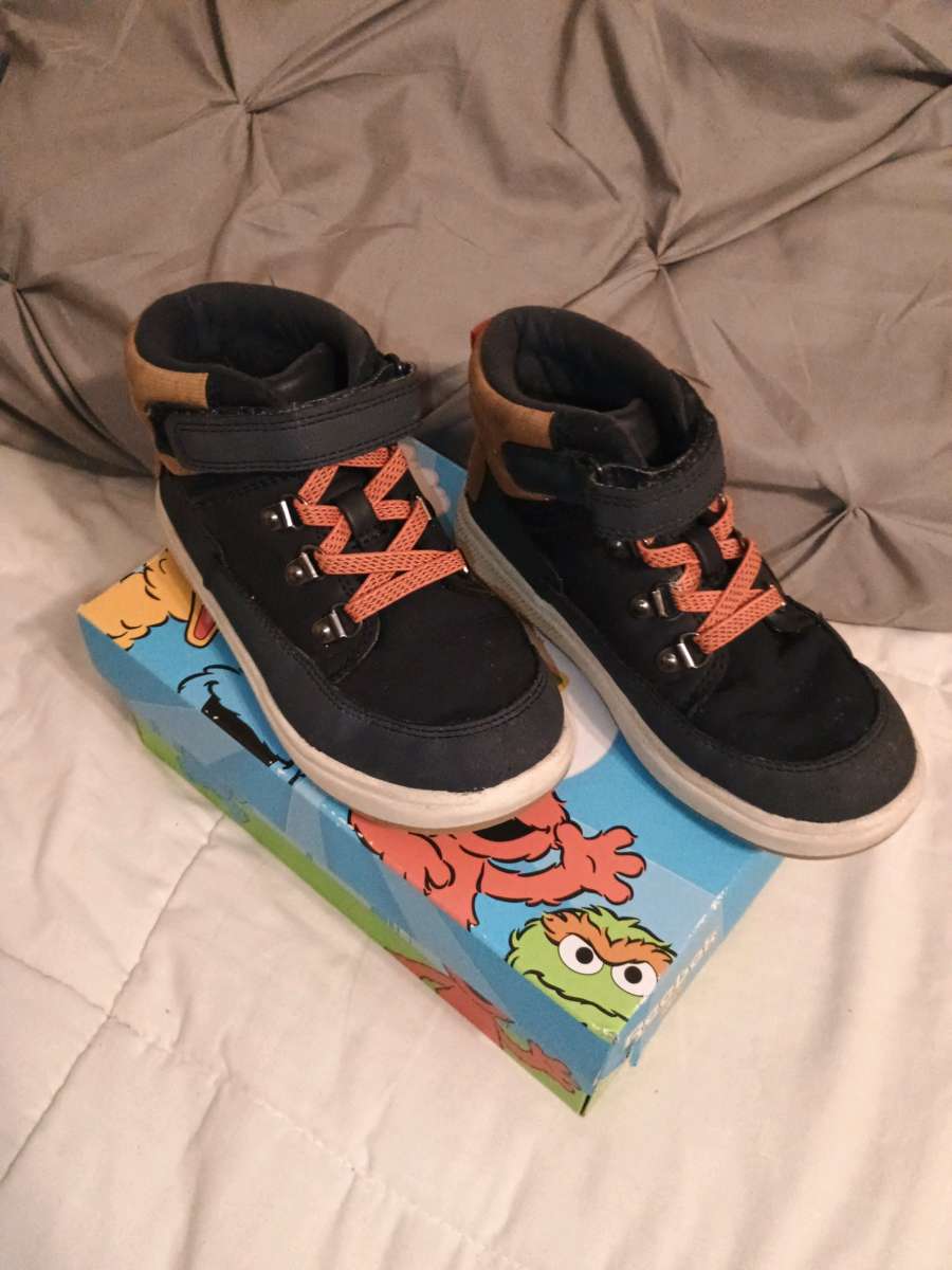 Cat and Jack Boys Boots size 11y