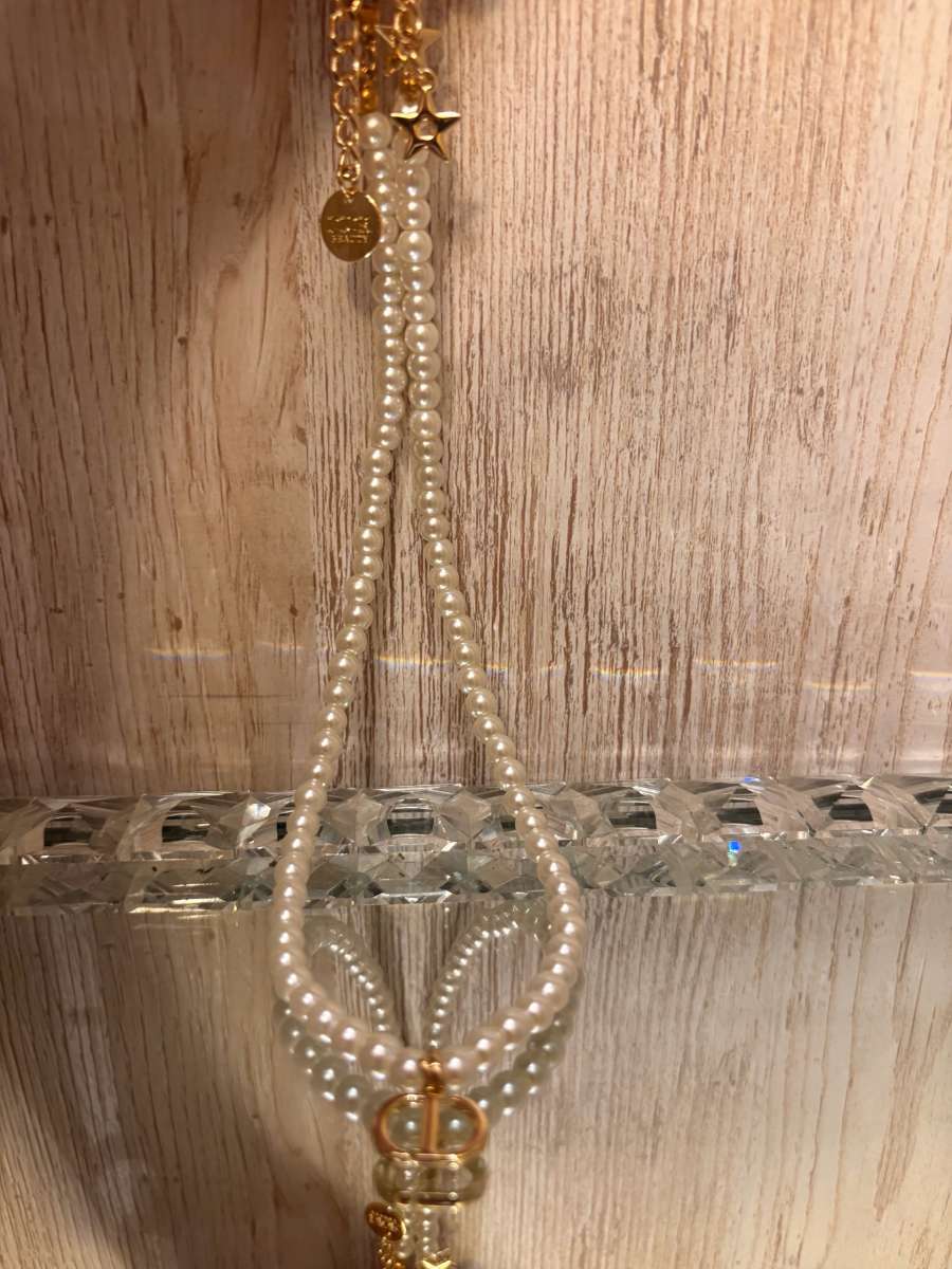 GWP CD pearl gold accent necklace