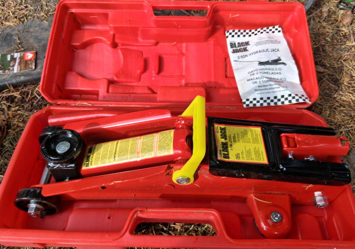 Torin Black Jack  Big Red 2Ton Hydraulic Floor Jack