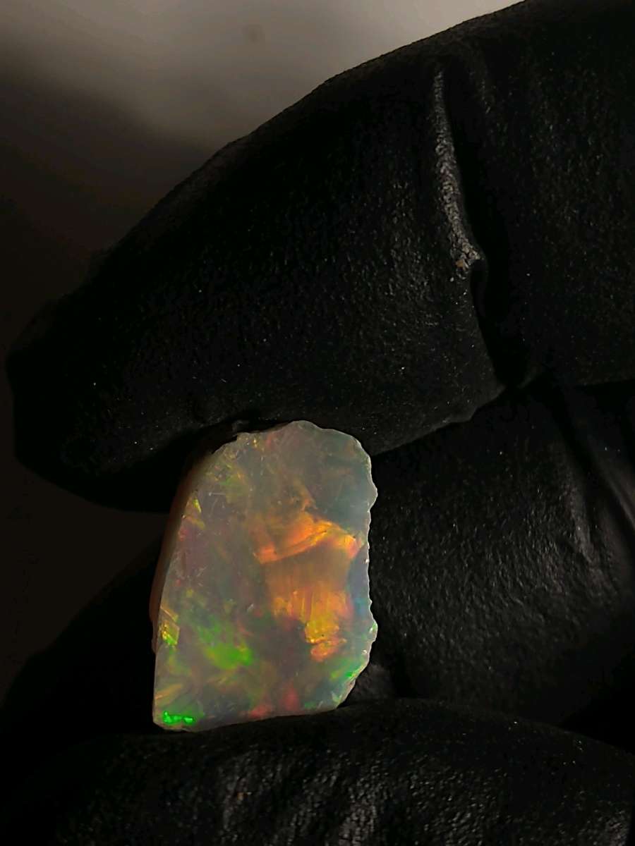 Untreated Dark Base Opal With Nice Pattern