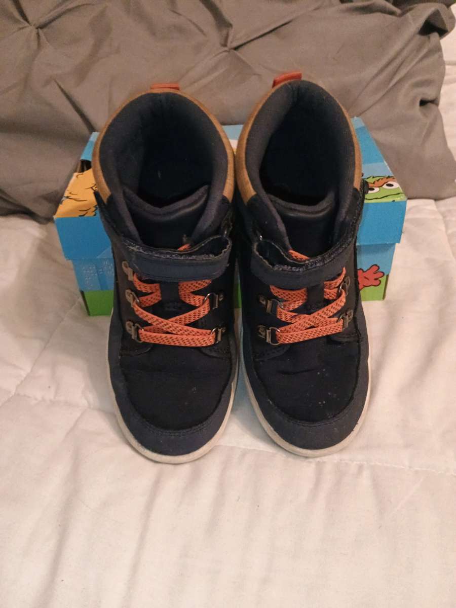 Cat and Jack Boys Boots size 11y