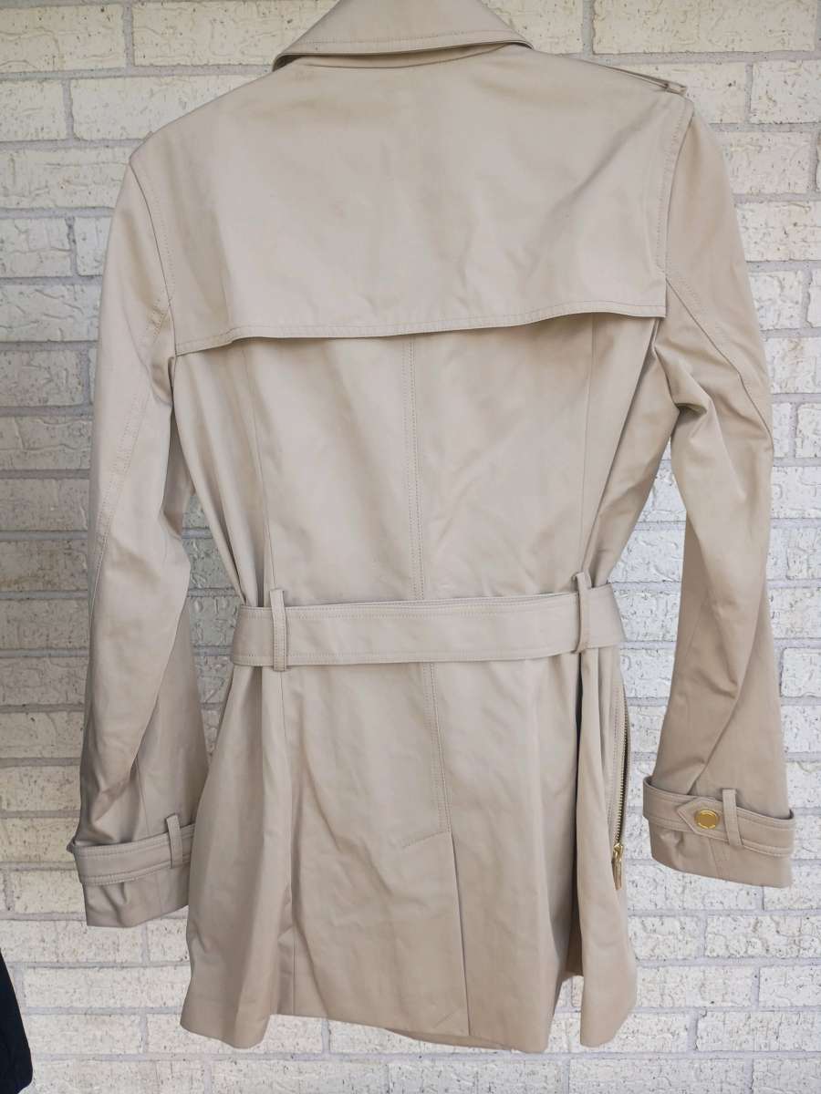 Micheal kors trench size M