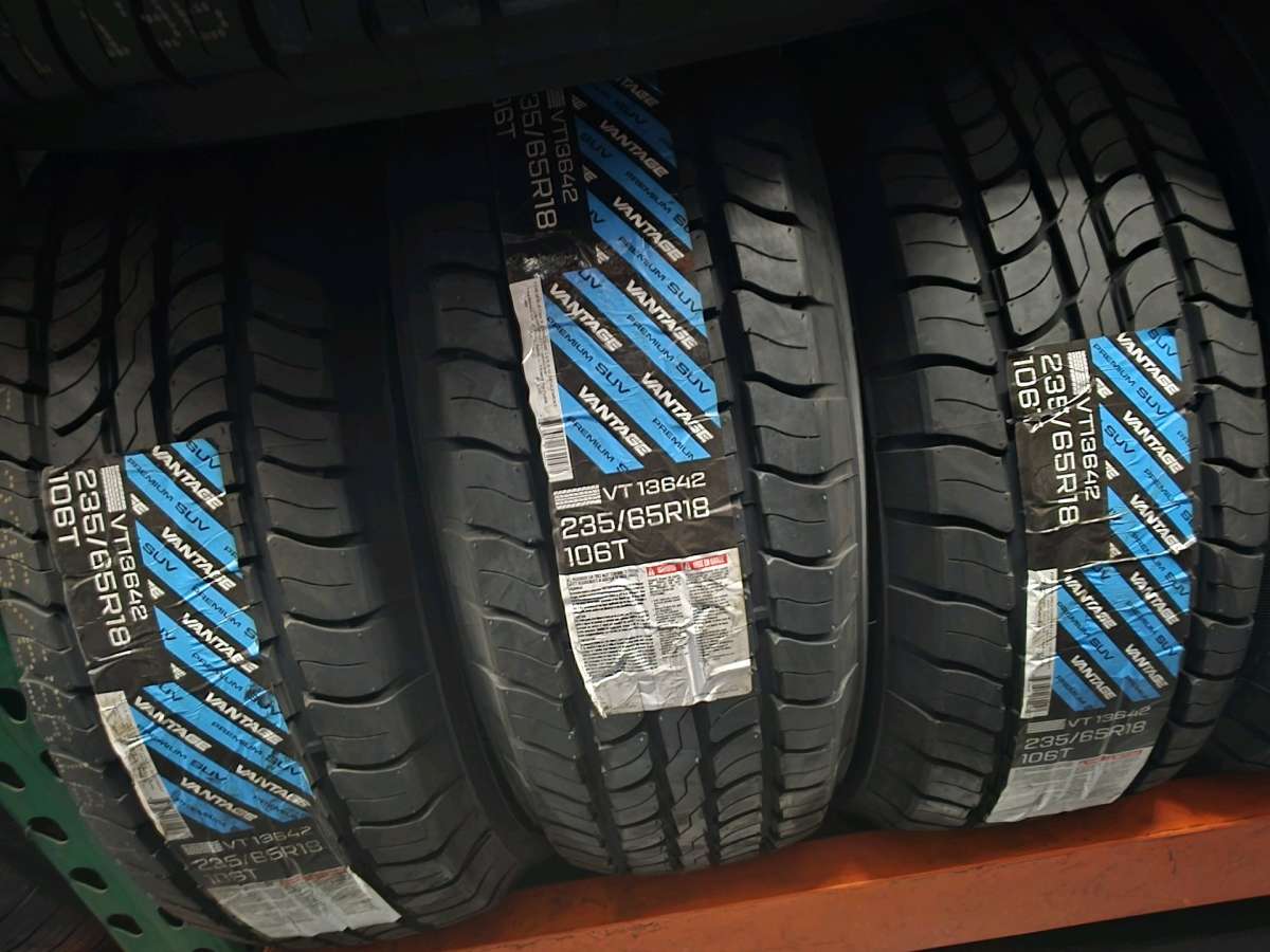 Vantage Premium Suv 235 65R18 106T