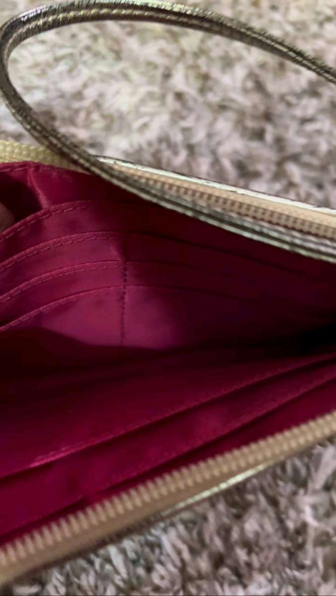 FLAUNT Wristlet Wallet Bold Color Supreme Functionality