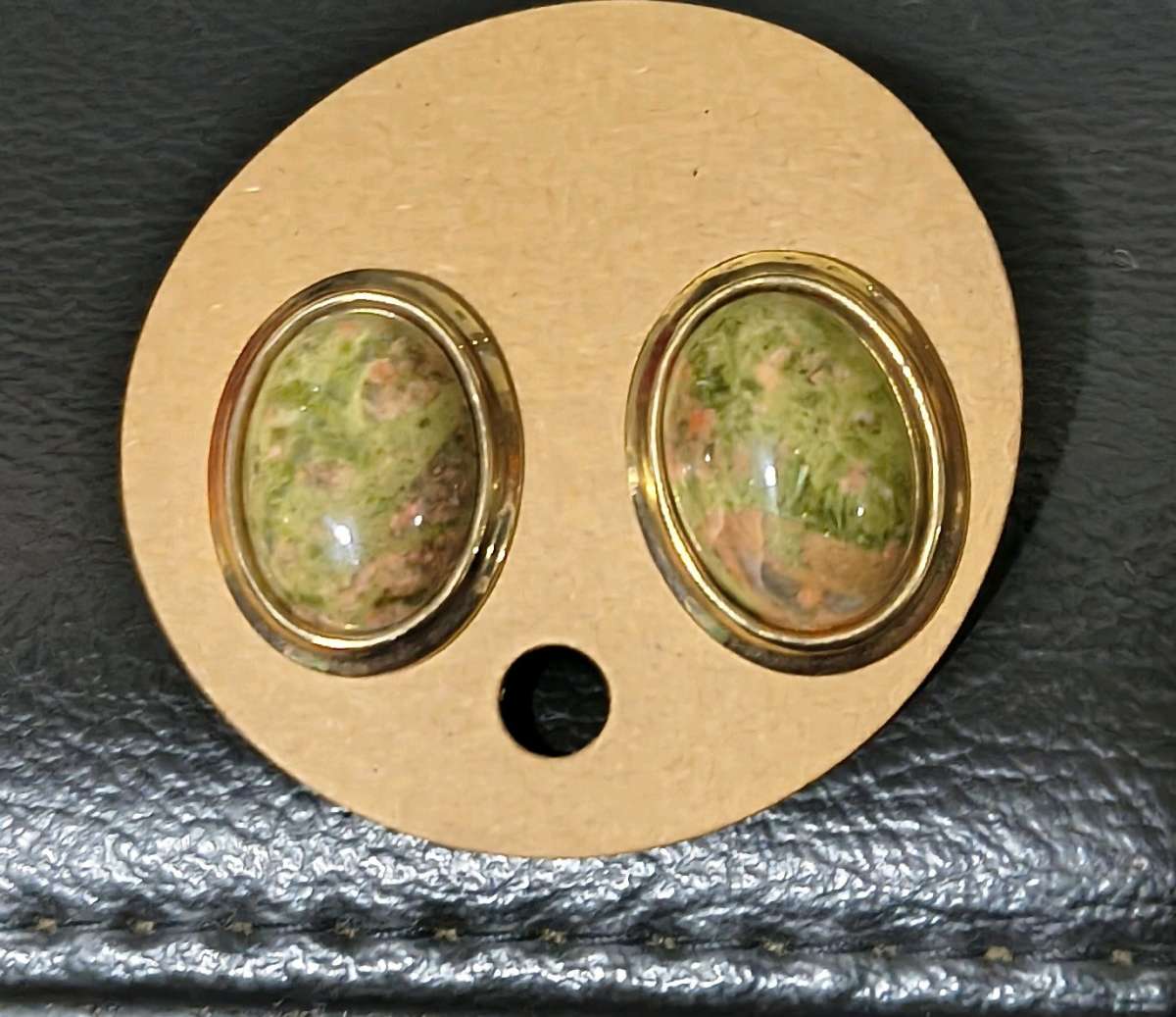 Vintage 1970s Unakine Chobchon Gold Tone Stud Earrings