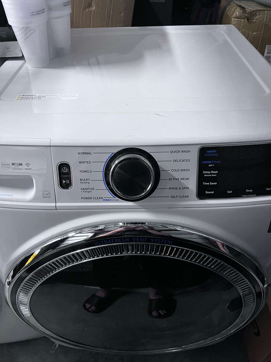 GE Washer and dryer  set   Front loader  Barely used