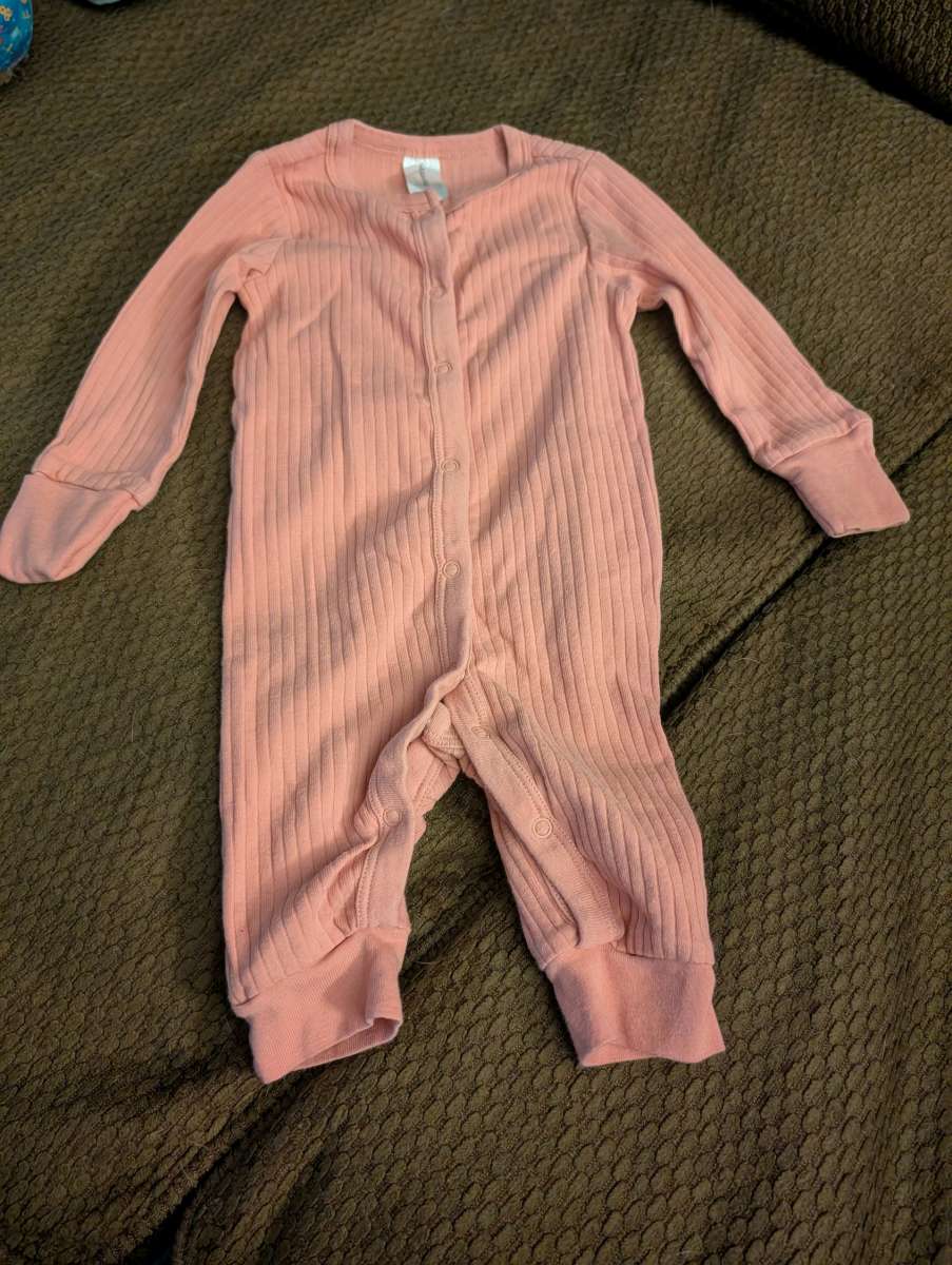 Baby pink sleepsuit without feet