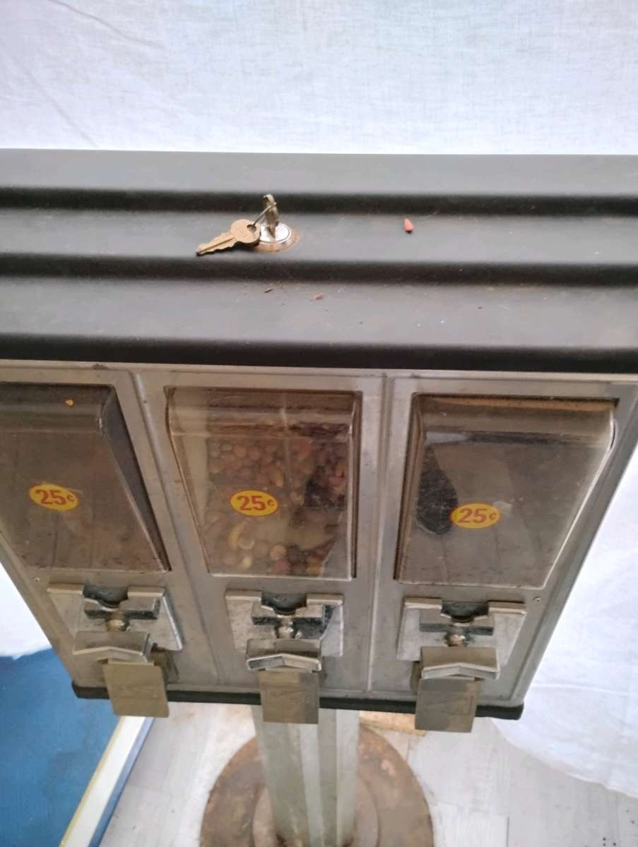 Northwestern Triple Play vending machine