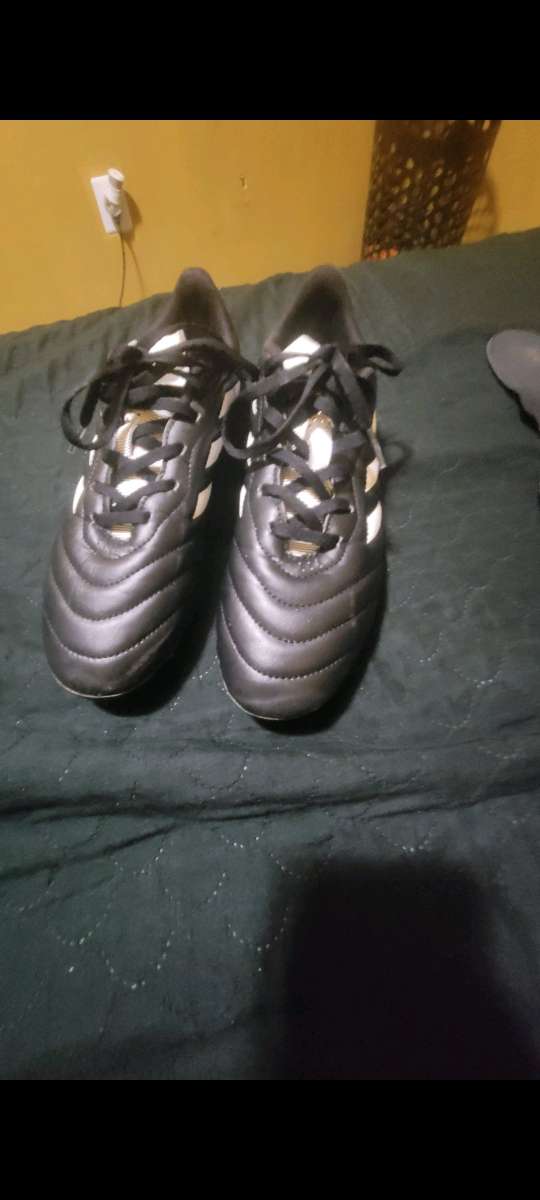Soccer cleats