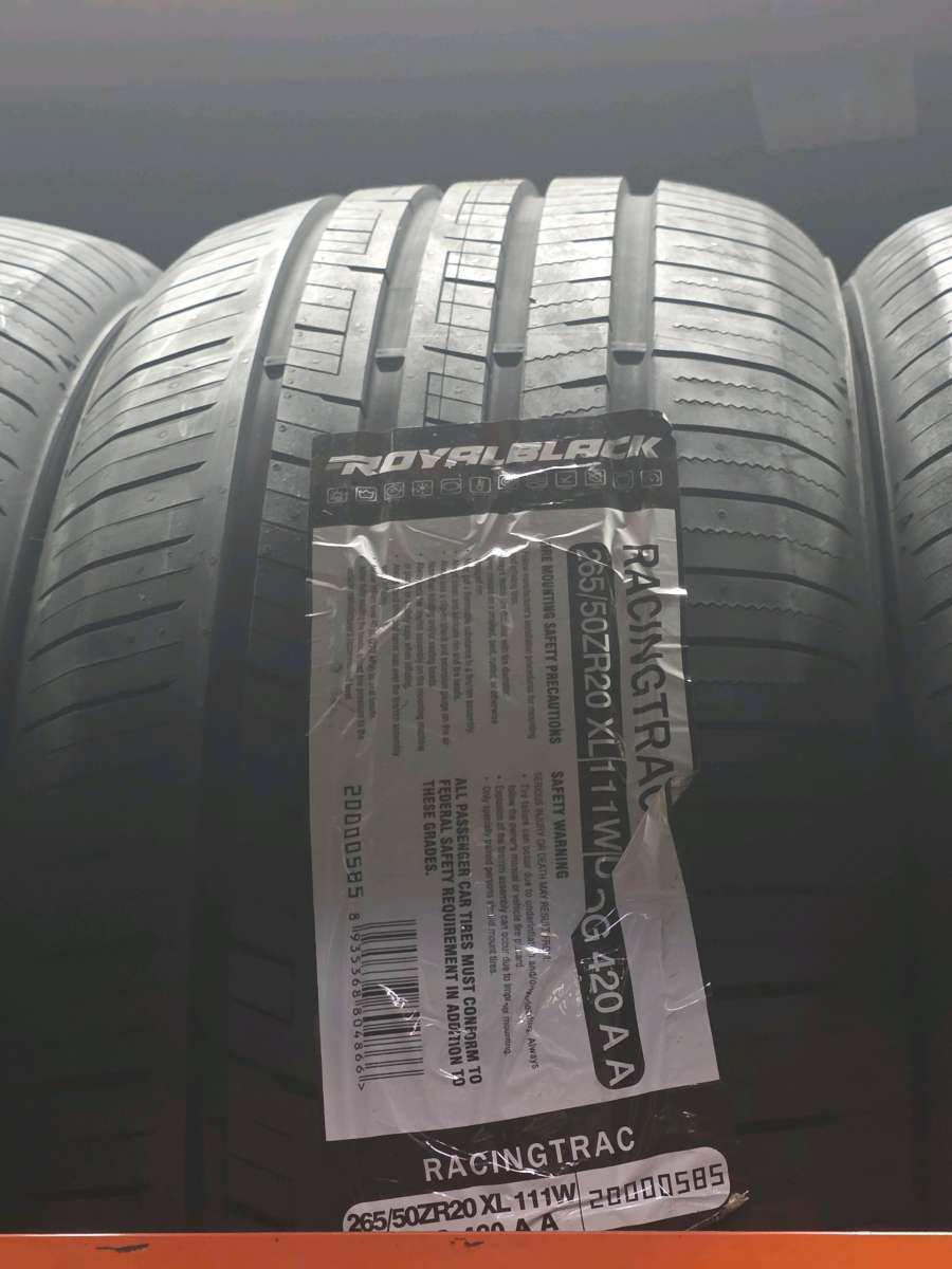 ROYAL BLACK 265 50zR20 Racing Trac