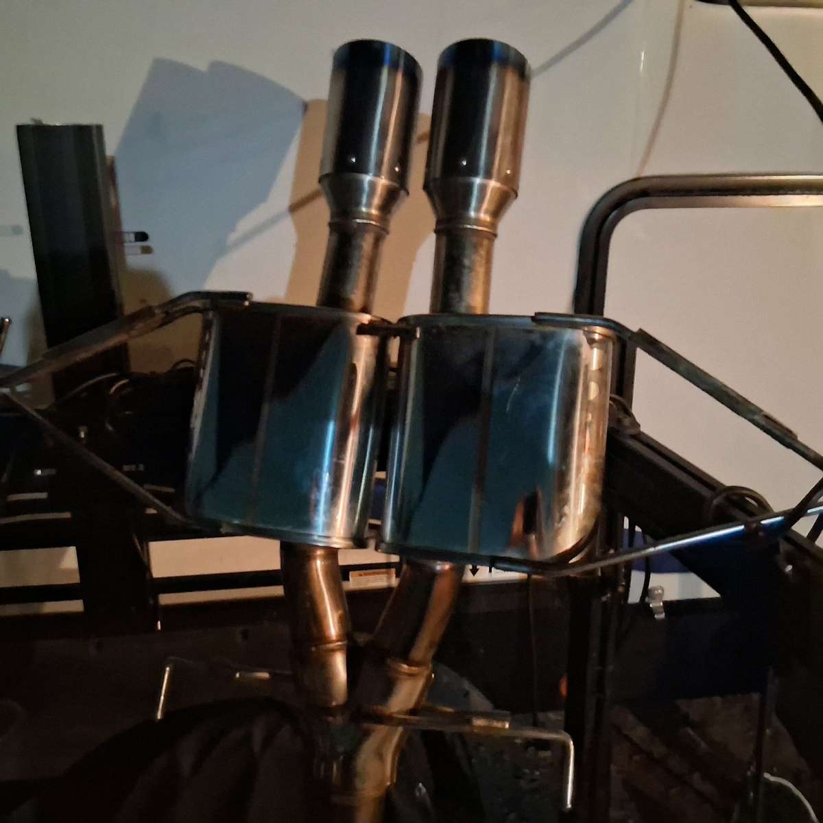 UNIVERSAL CAMPING FAN