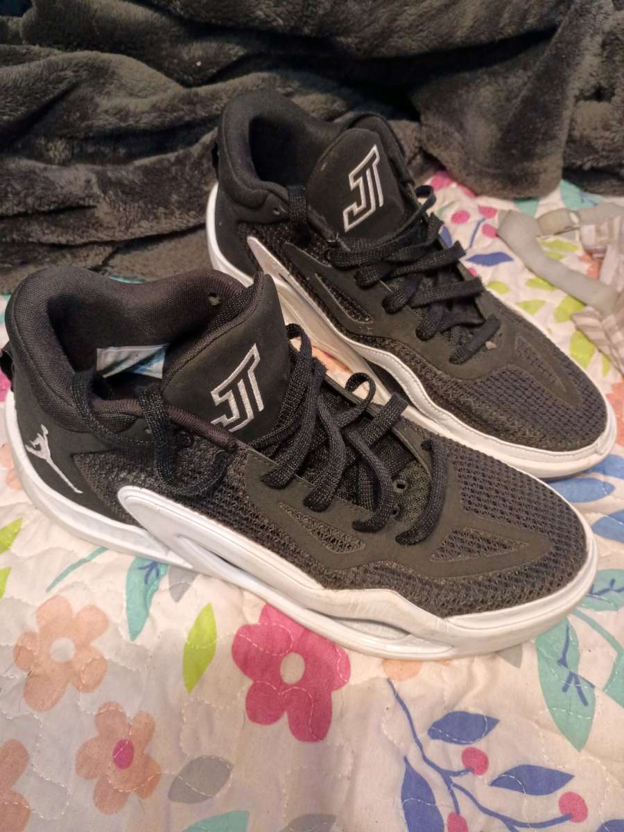 jordans Tatum 1s  mens size 9
