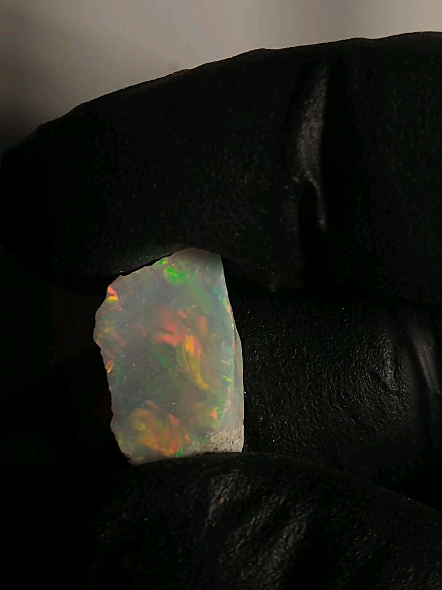 Untreated Dark Base Opal With Nice Pattern