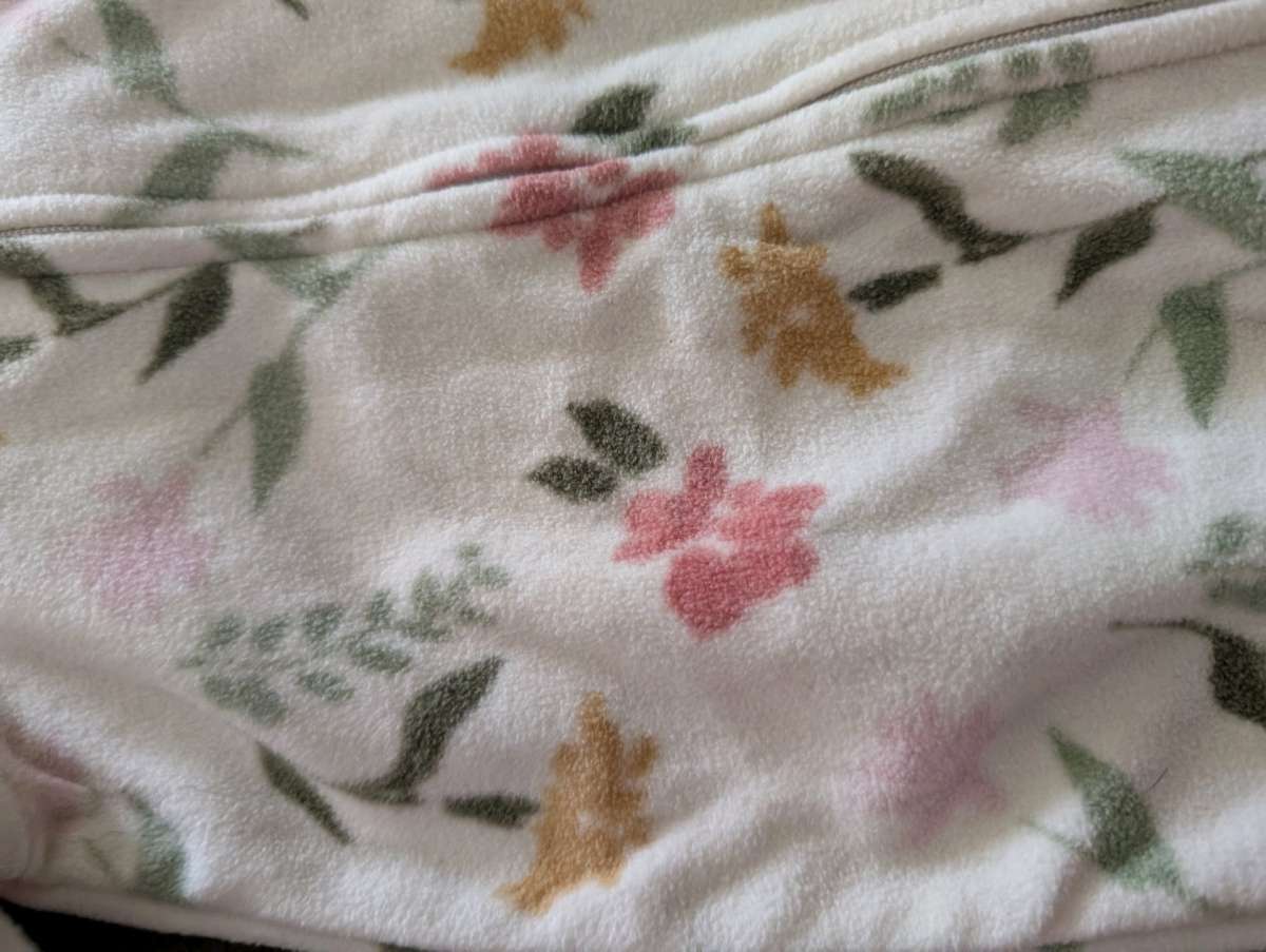 Warm sleepsuit with feet