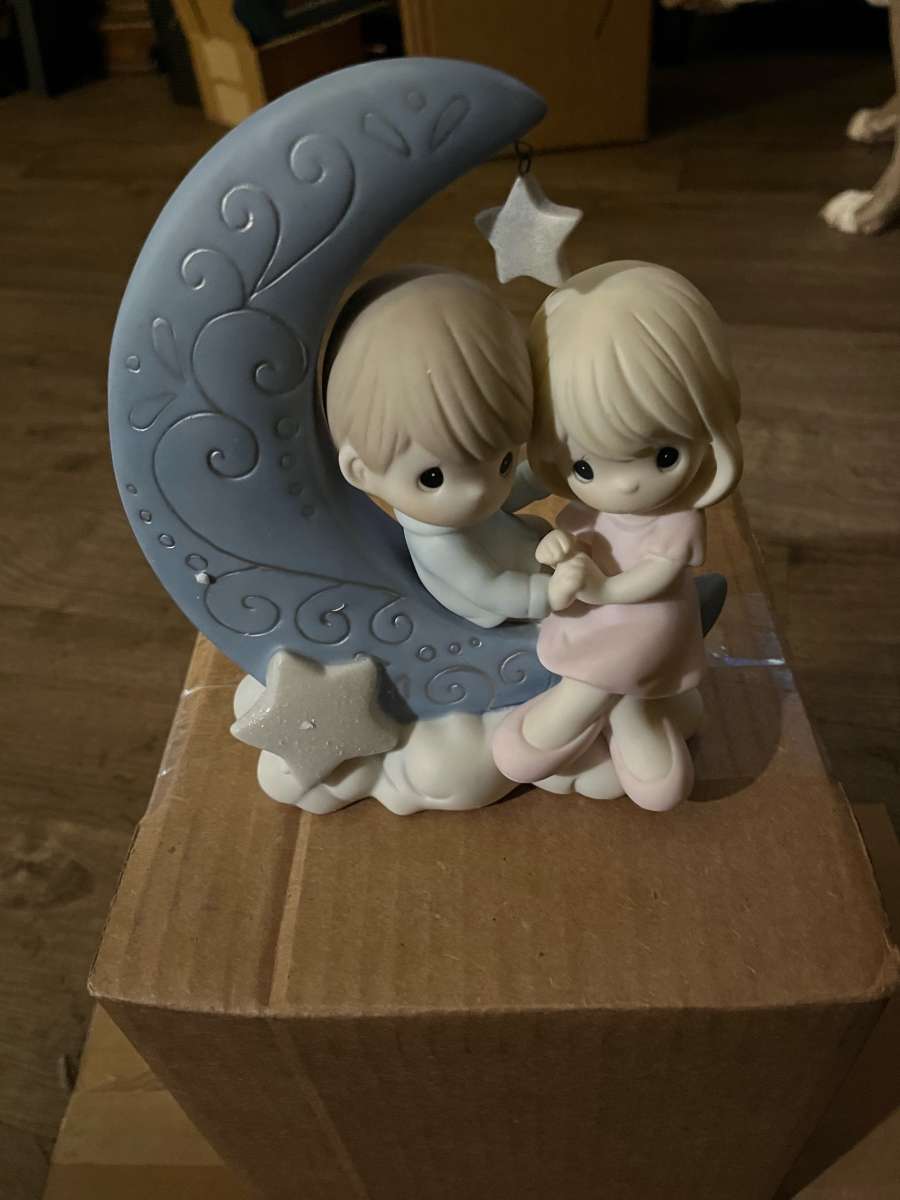 Precious Moments I love you to the moon and back