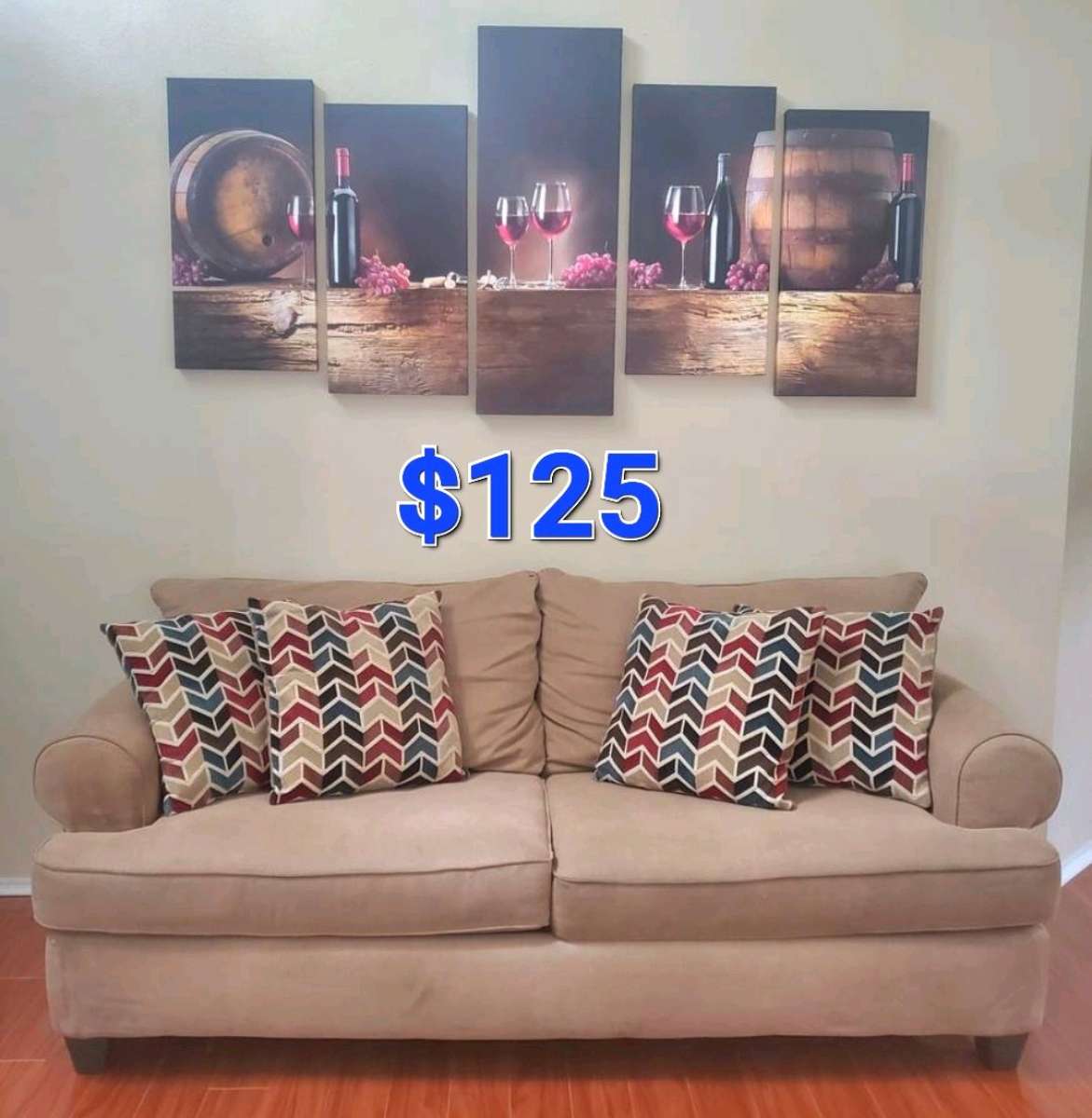 Loveseat Couch With 4 Pillows Read Description