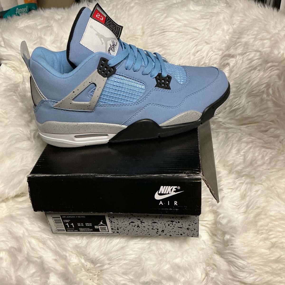 UNC JORDAN 4
