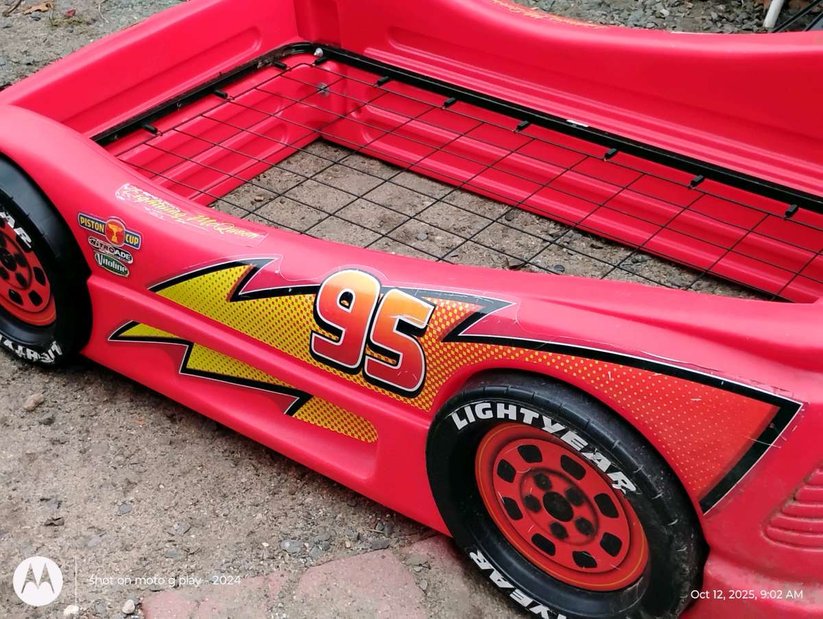 CHILDRENS BED